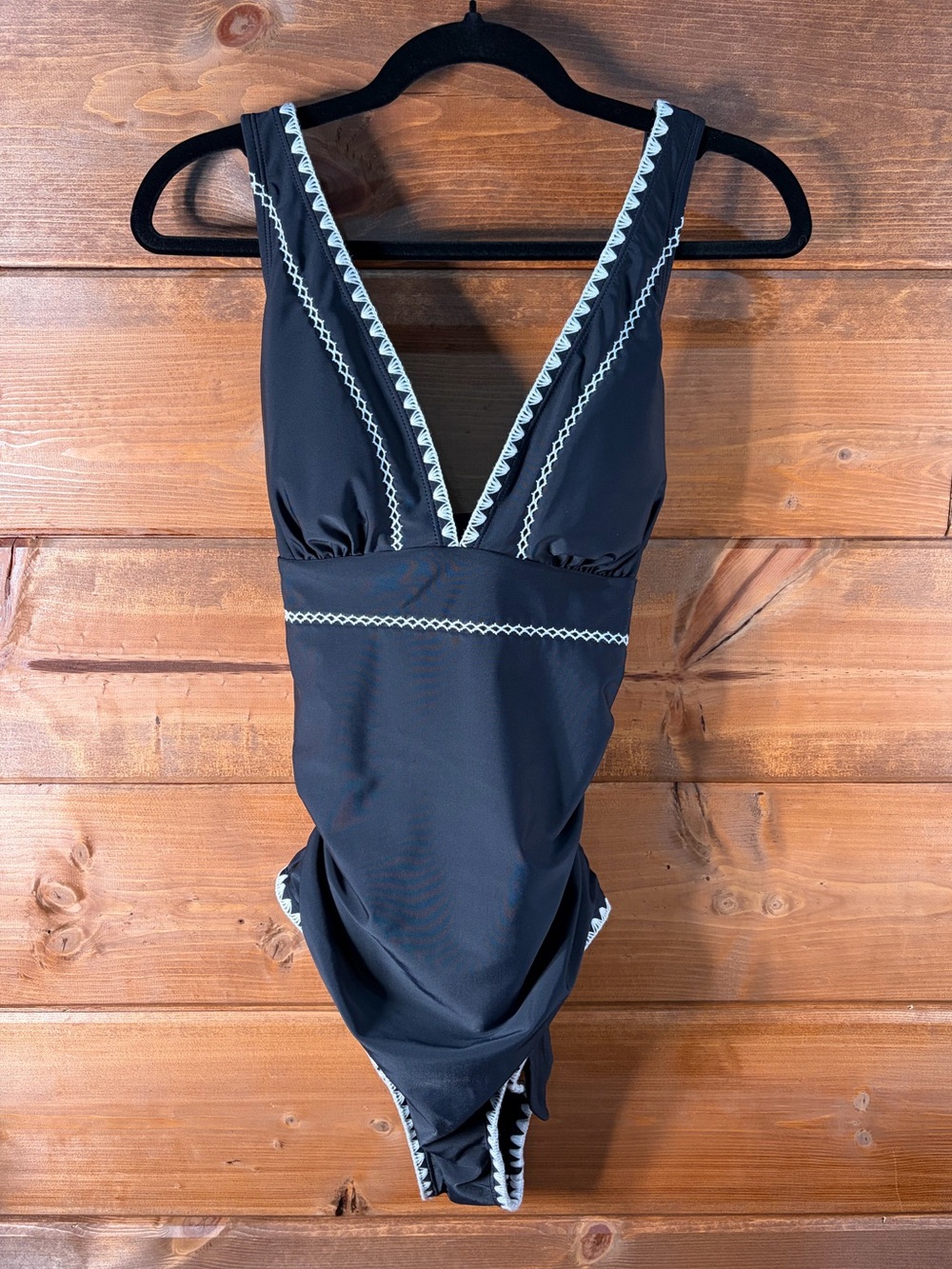 Black One-Piece Swimsuit with White Trim - Women's Size Small 🖤